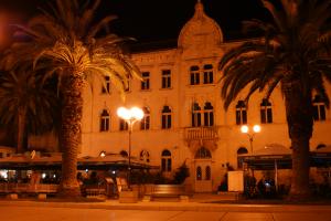 Non Trogir